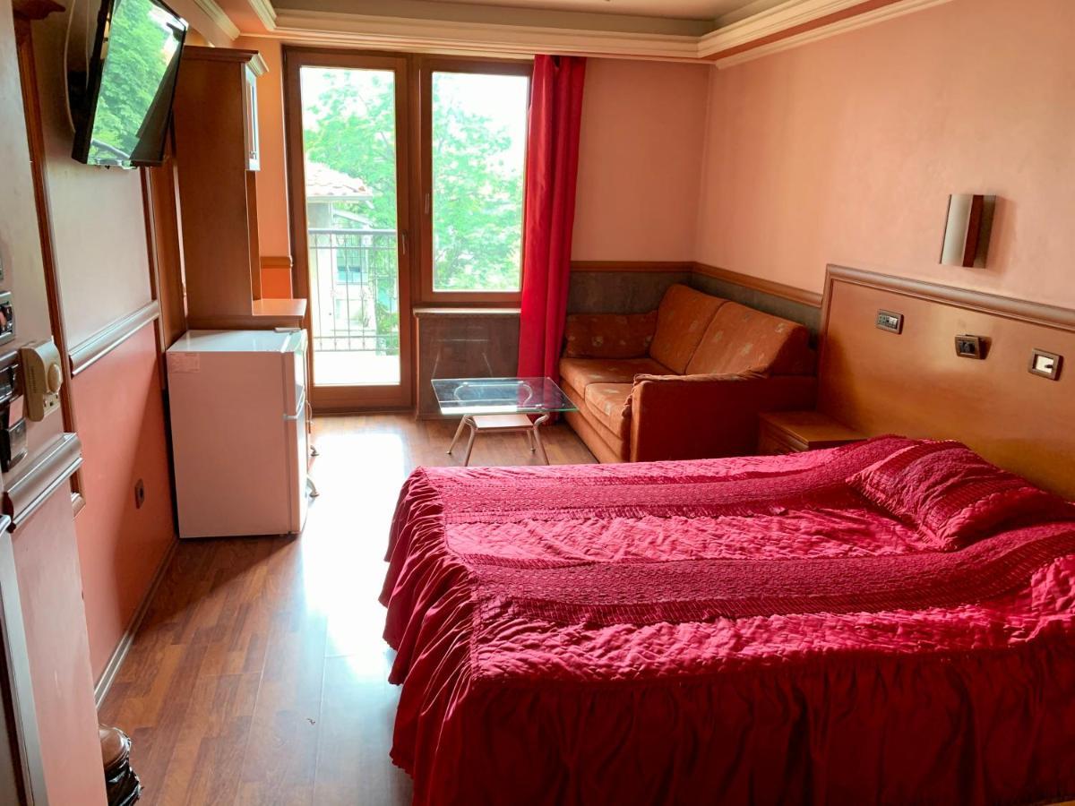 California Hotel Sofia Bagian luar foto