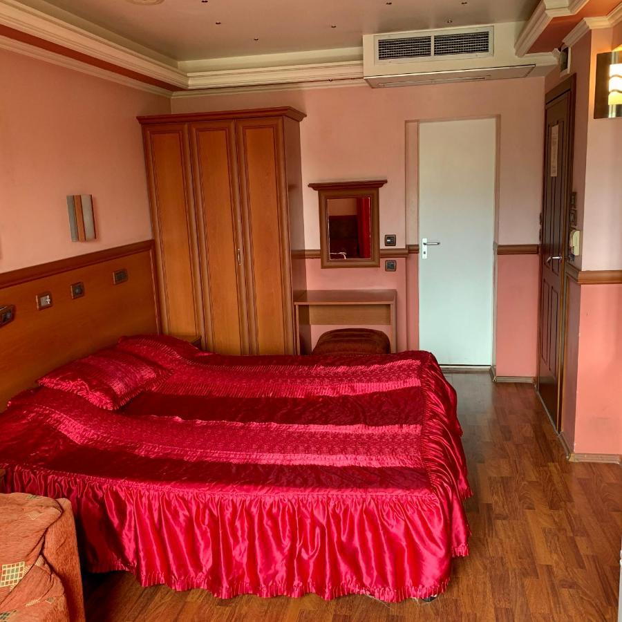 California Hotel Sofia Bagian luar foto