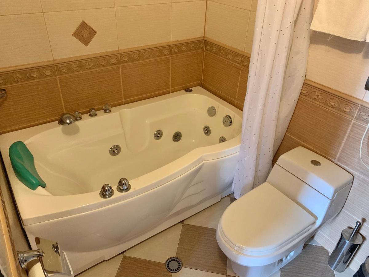 California Hotel Sofia Bagian luar foto