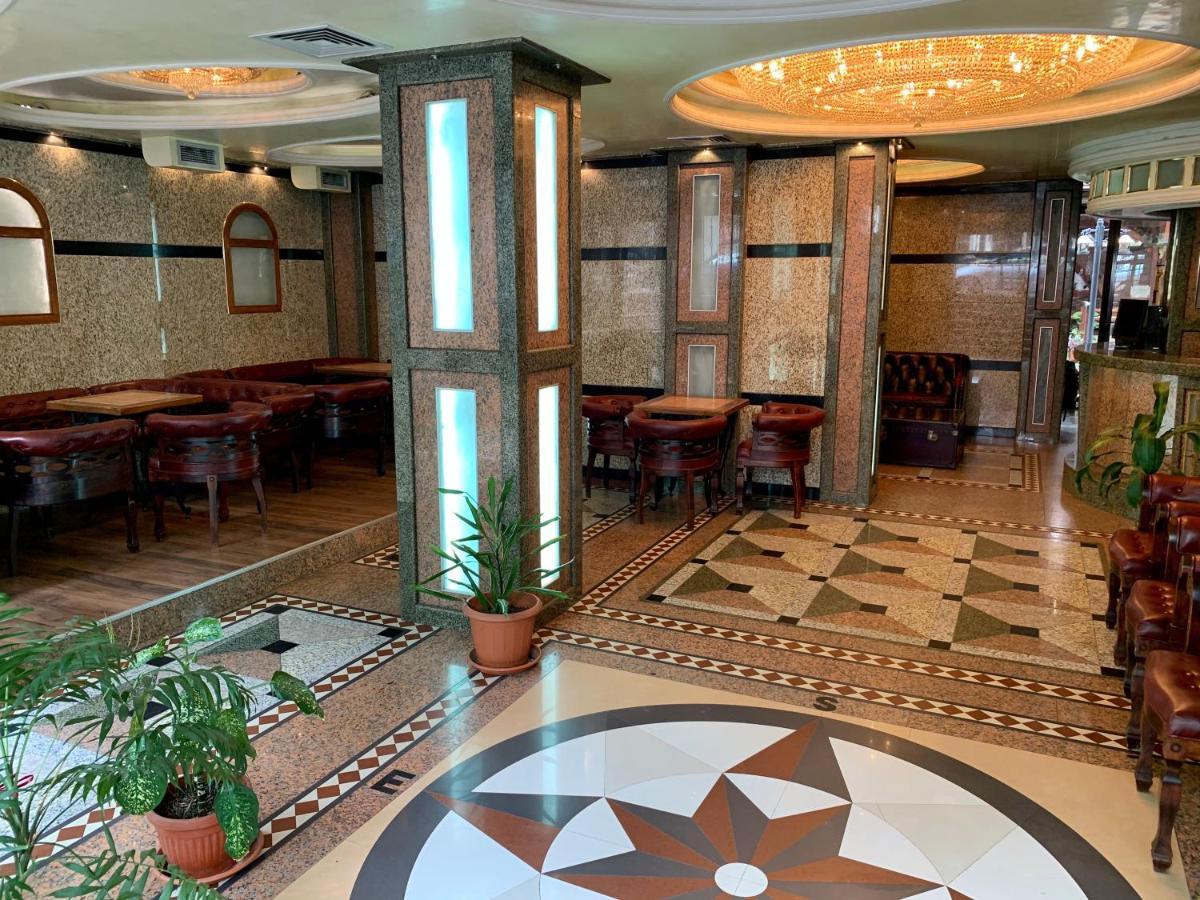 California Hotel Sofia Bagian luar foto