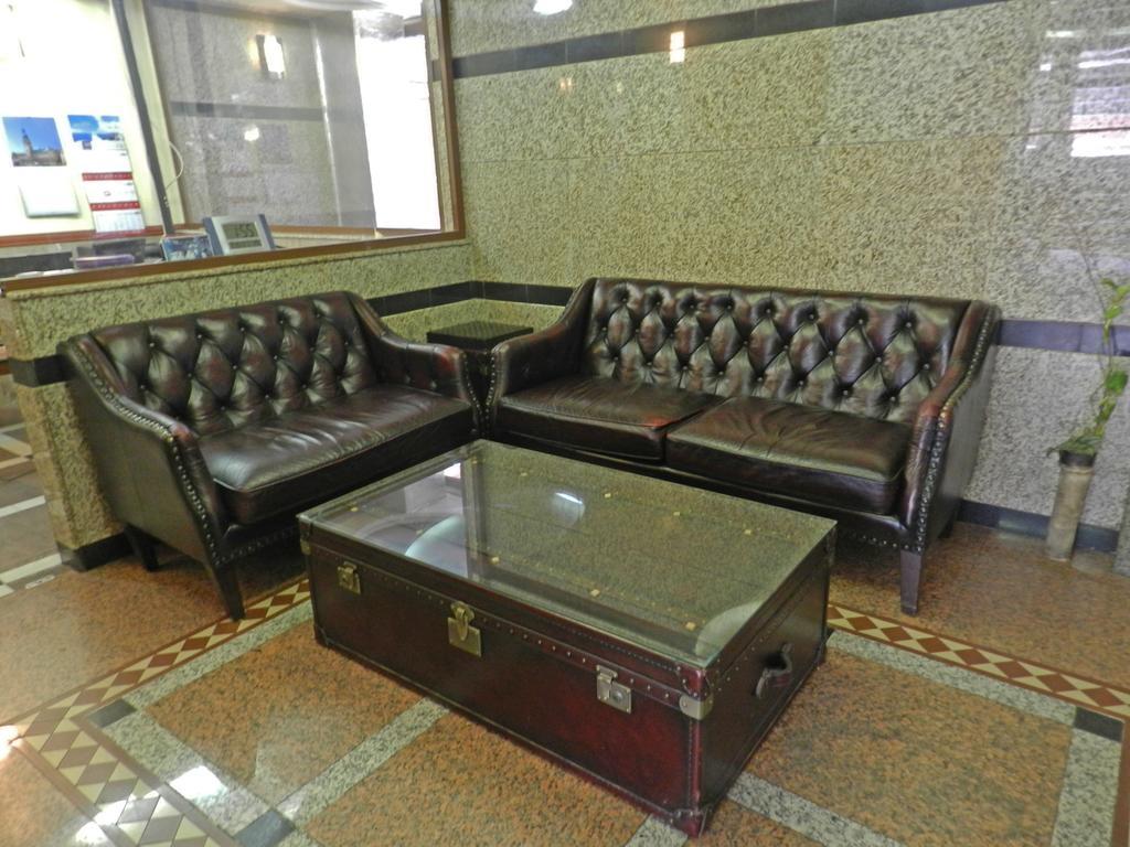 California Hotel Sofia Bagian luar foto