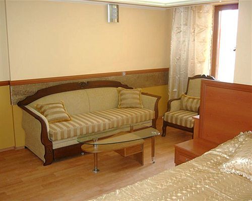 California Hotel Sofia Bagian luar foto